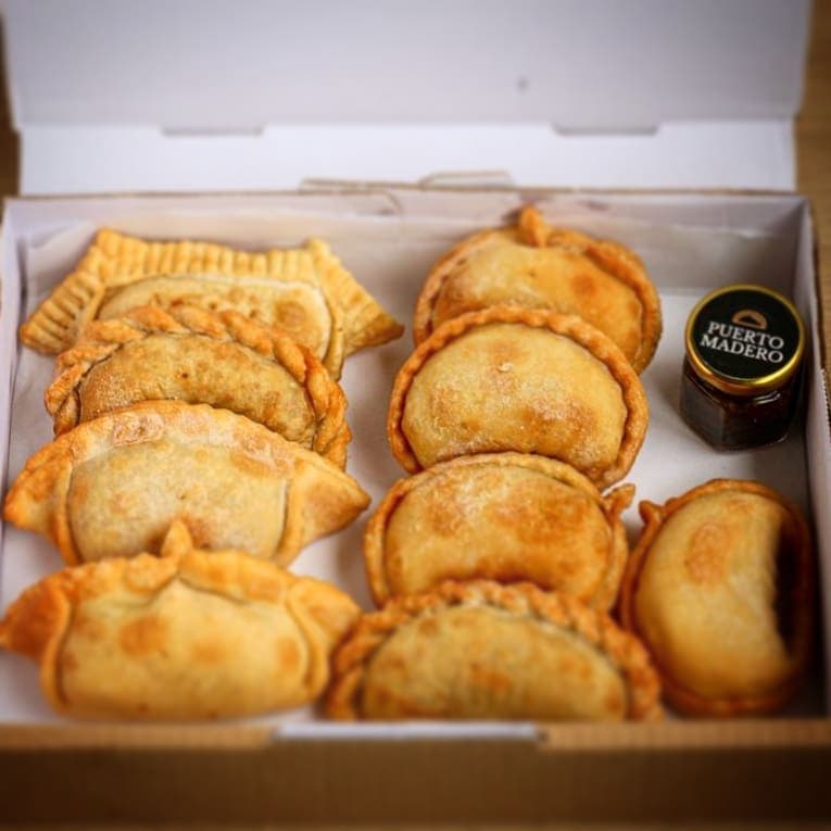 Caixa de empanadas argentinas fritas
